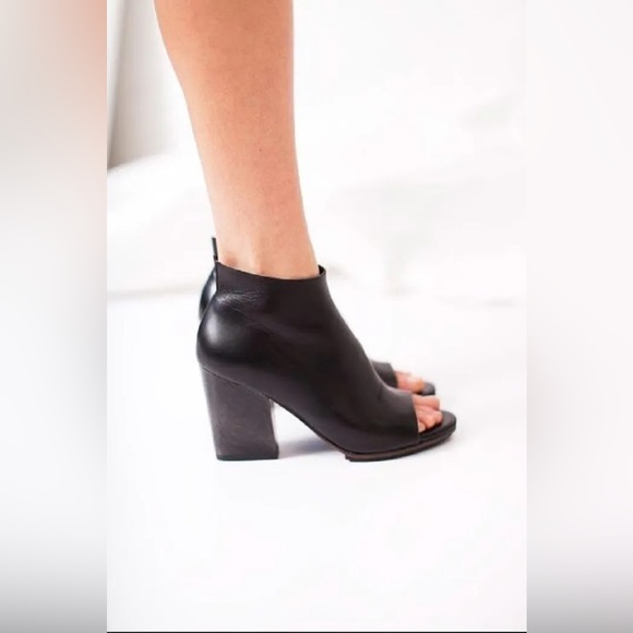 NWT Coclico Leather Open Toe Heel Boots - Picture 3 of 12